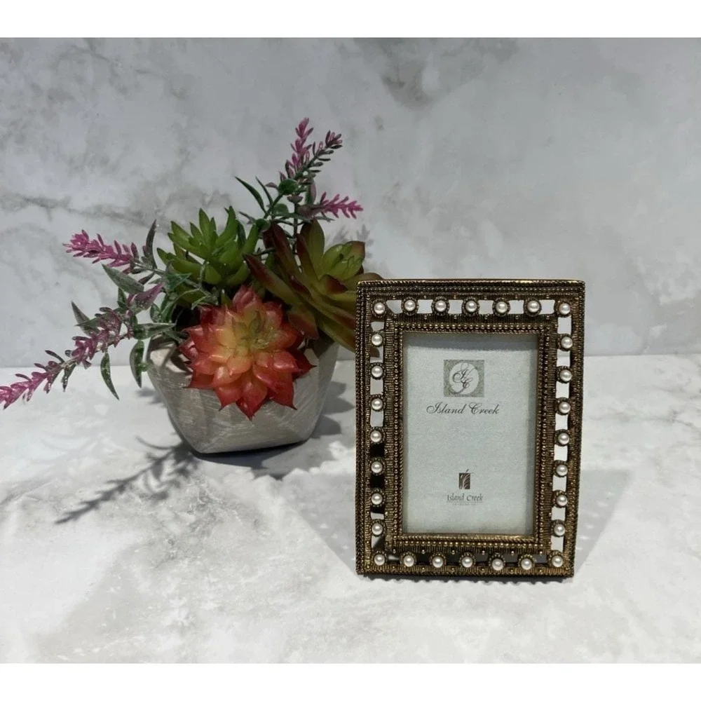 Island Creek Pearl Embellished Reticulated Gold Tone Metal‎ Picture Frame 2x3